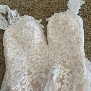 Brand new beautiful wedding dress!! Decided on different theme for wedding!!